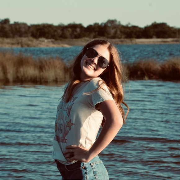 Meet your Posher, Josie - Picture 1 of 1